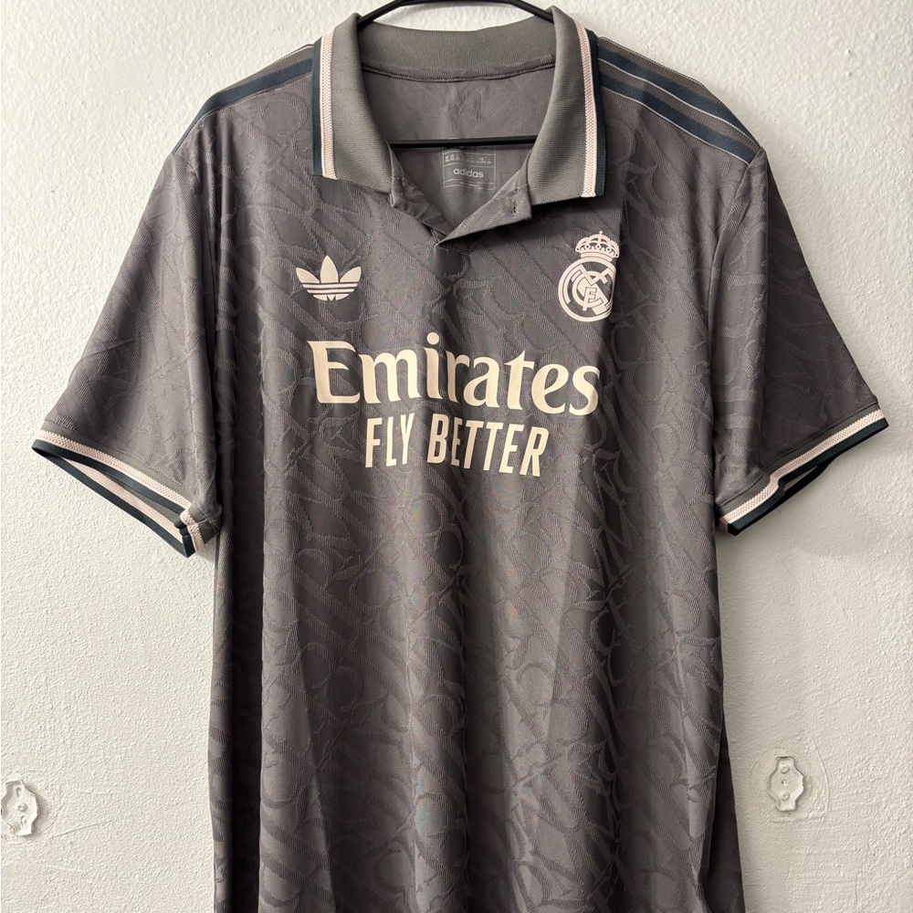 Adidas Real Madrid FC 2024/2025 Authentic 3RD Soccer Jersey Size Medium